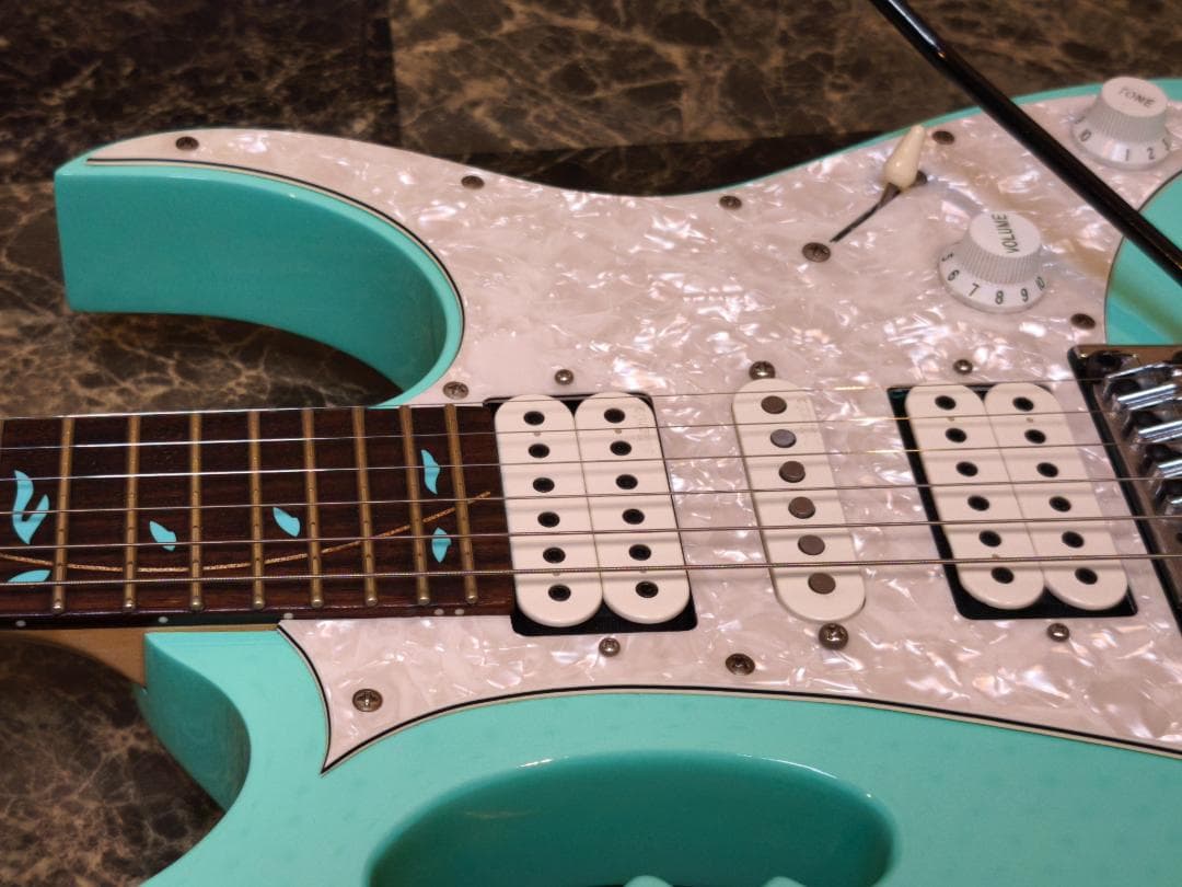 ☆彡Ibanez（アイバニーズ）Steve Vai JEM70V
