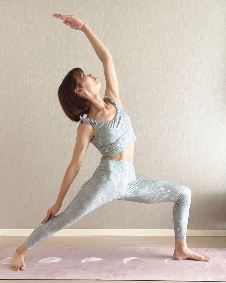 【新品未使用品】ALBOVE フラワー レギンス Mサイズ ヨガパンツ スパッツ