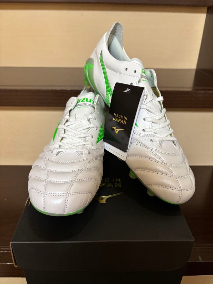 サッカースパイク　モレリアネオ4 JAPAN 限定カラー　新品　26.5cm