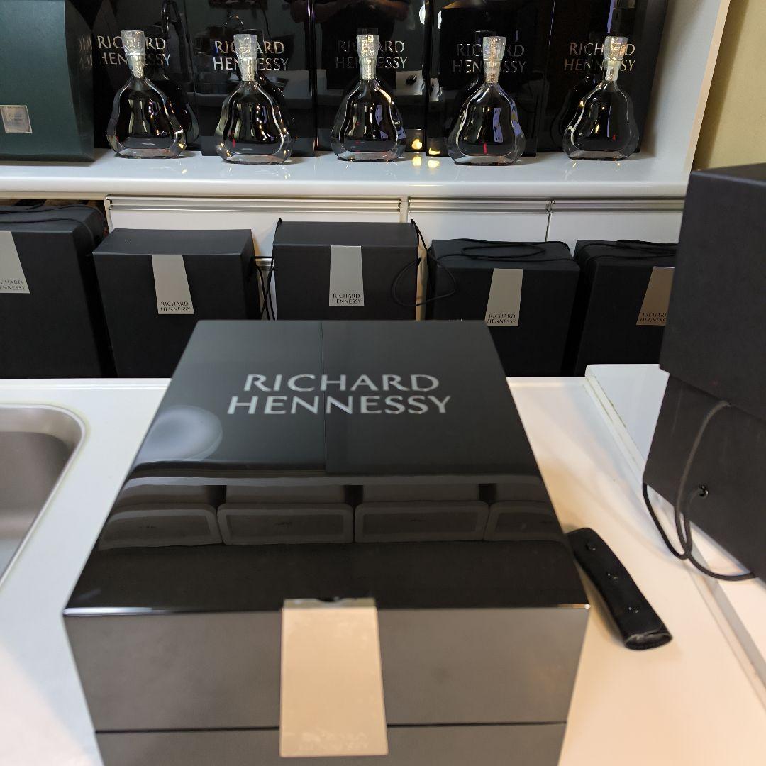 正規品のヘネシー リシャール、未開封、専用箱、外箱 、ギャランティカード付き