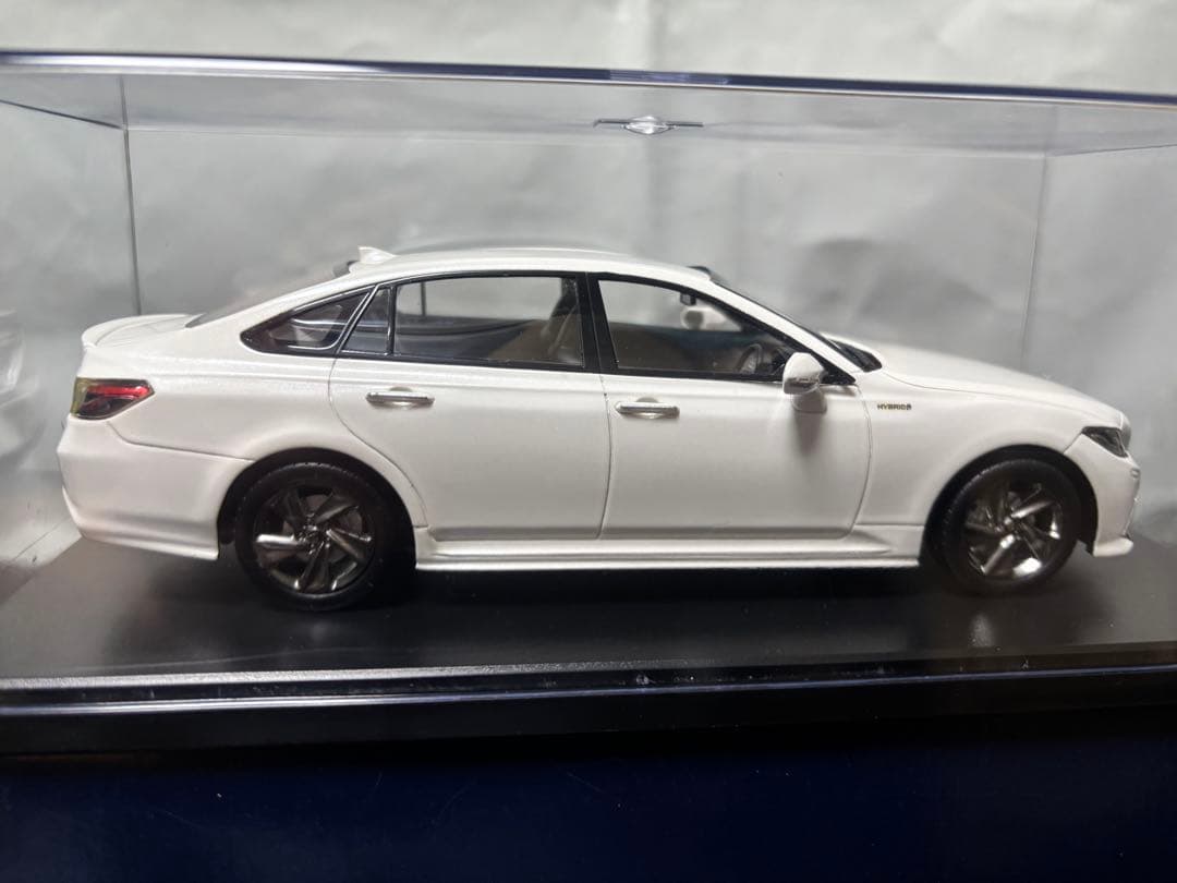 旧型クラウン 1:24 & 1:30 2台セット ホワイトパール