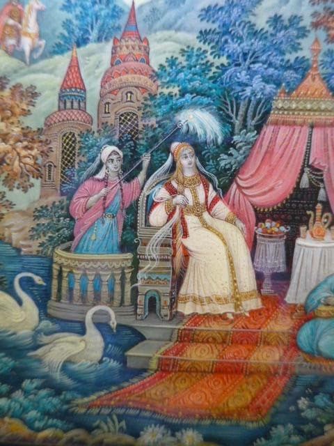 大変貴重なロシアのラッカーミニアチュールの大箱です。手描きです