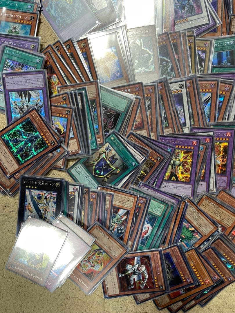 遊戯王　スーパーレア以上　まとめ売り　4000枚程度　初期　2期あり