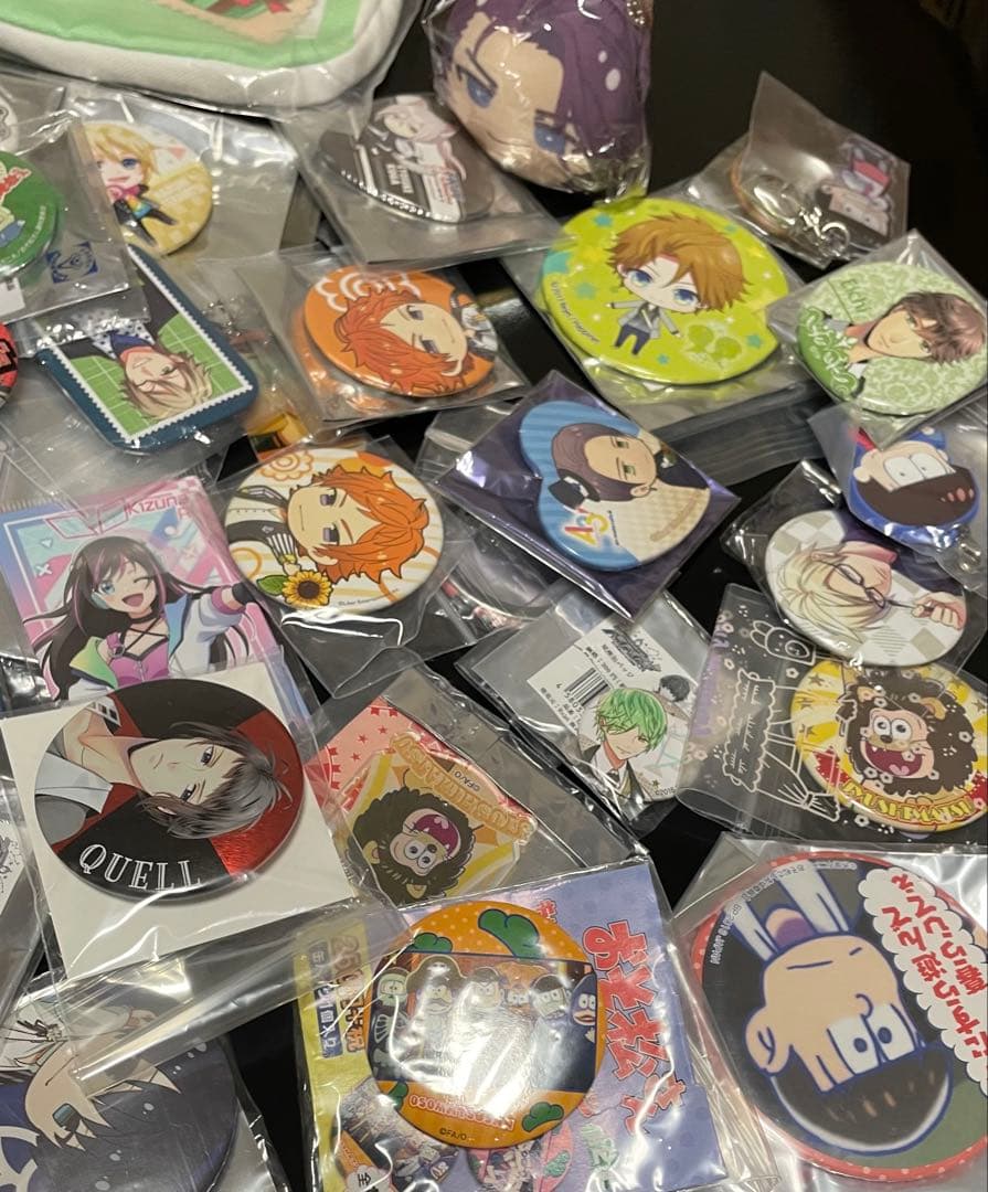 ⑦アニメグッズまとめ売り 大量 80点 缶バッジ アクキー