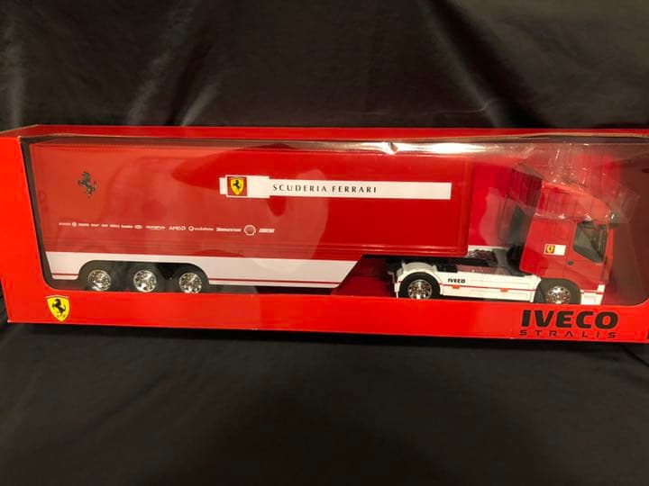 フェラーリ　トレーラー　1/32　未開封品