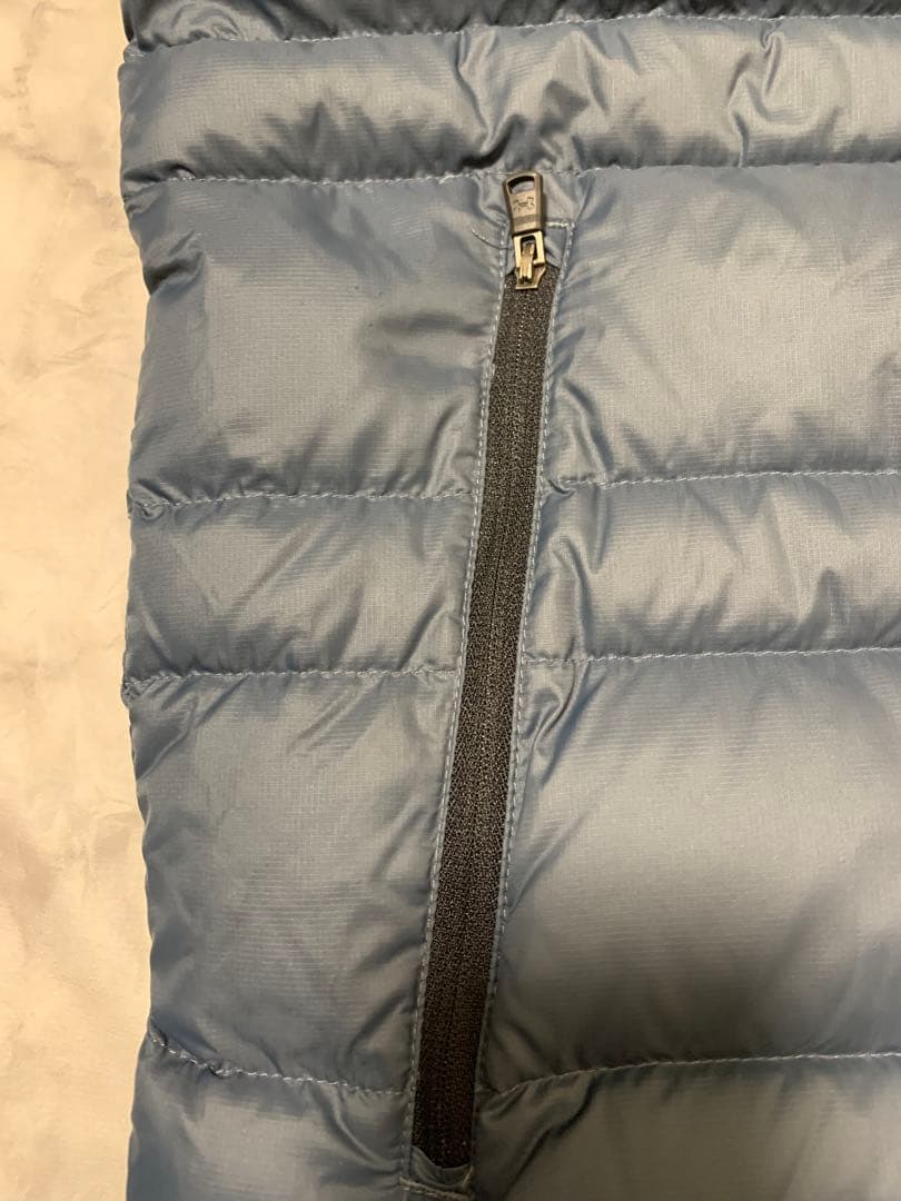 美品　UNDER ARMOUR COLDGEAR高機能 アーマーダウンベスト　L