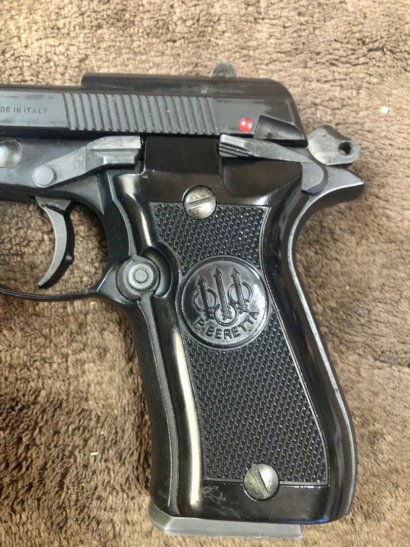 ウエスタンアームズ　ガスブローバックハンドガン ベレッタM84 チーター　初期型