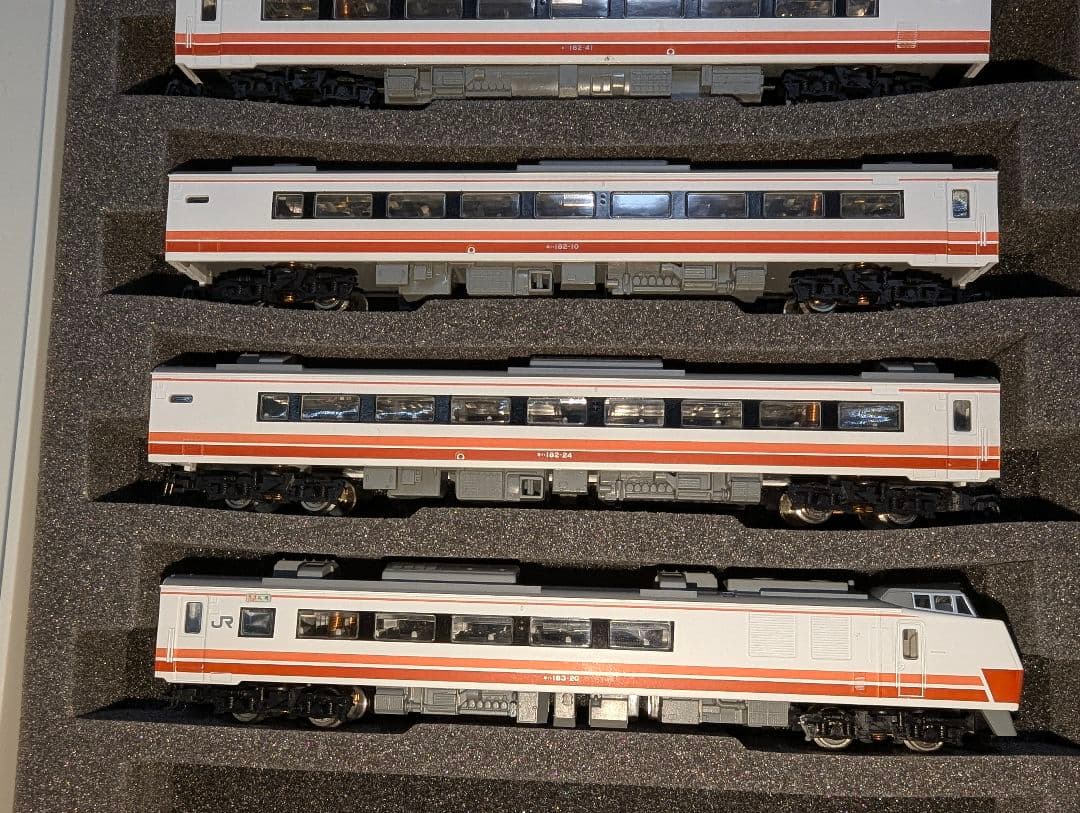 TOMIX キハ183系気動車　７両　室内灯点灯（新塗装）　92610