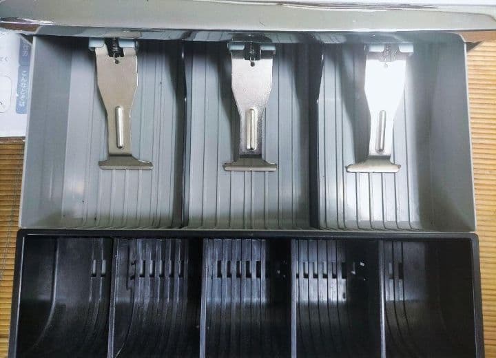 カシオレジスター　TE-M80　中古品　人気機種感熱紙　送料無料　991100