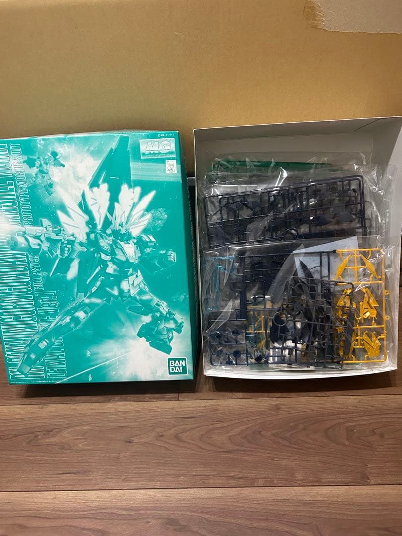 MG ユニコーンガンダム2号機 バンシィ・ノルン(最終決戦ver.)ガンプラ