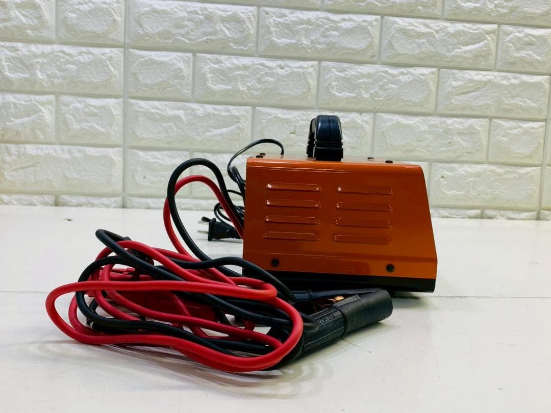 222Z Cellstar CC-30AT 自動バッテリー充電器 美品 送料込