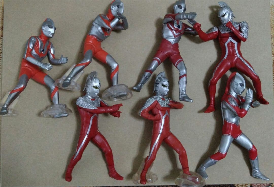 d*9様 アルティメットルミナス　ウルトラマン　16個