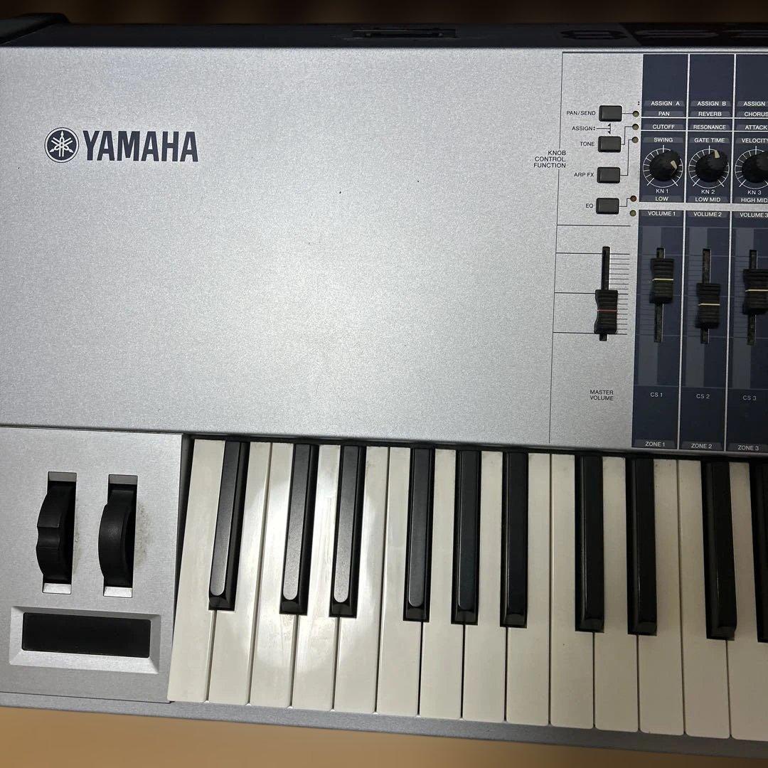 Yamaha MOTIF ES8 シンセサイザー