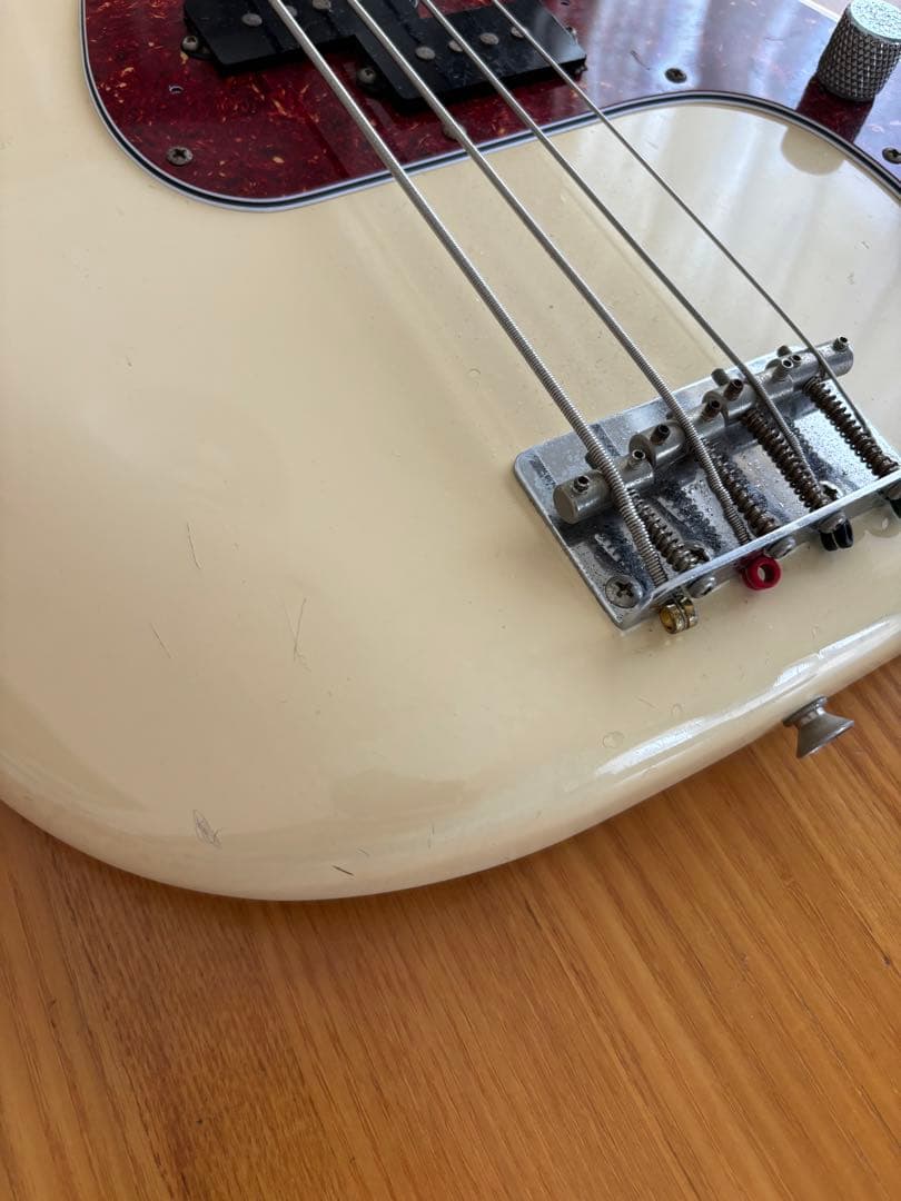 Fender Japan プレシジョンベース　Eシリアル オリンピックホワイト