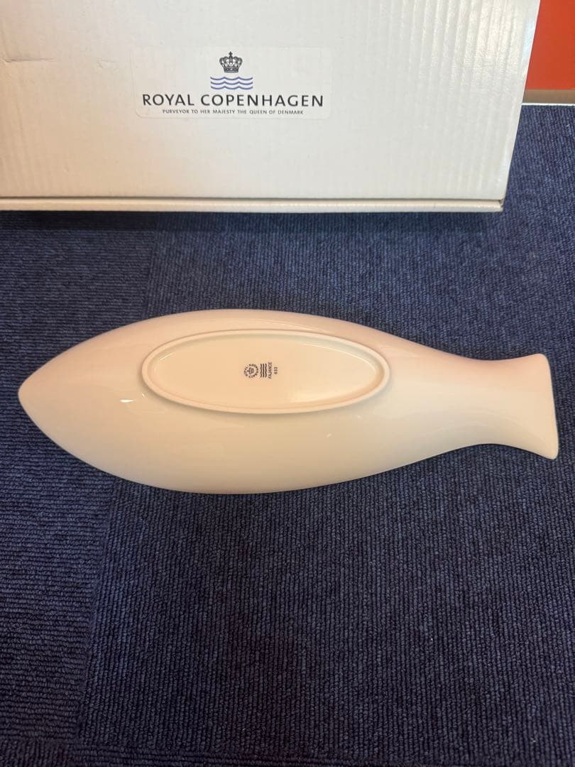 1908  ロイヤルコペンハーゲン フィシュプレート 白ホワイト　未使用