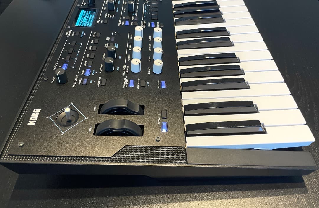KORG wavestate シンセサイザー