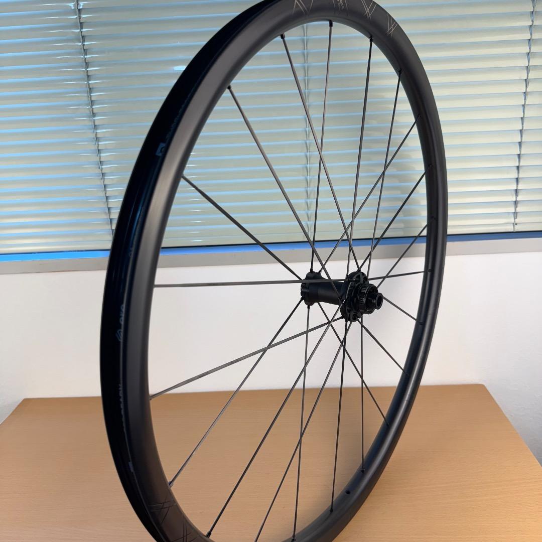 【美品】ERE RESEARCH GENUS SL30-R カーボンホイール