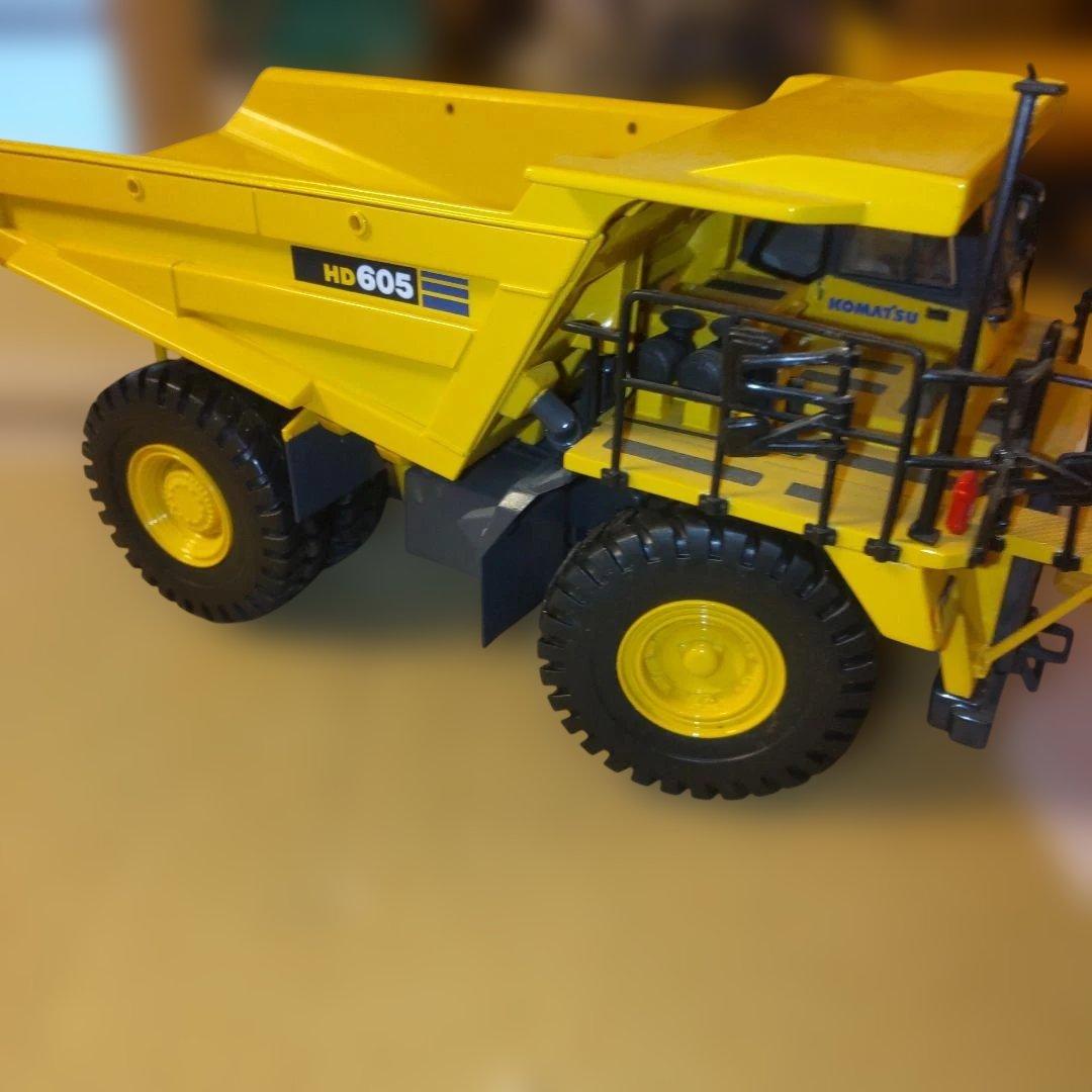コマツ建機　HD605 HM250　イエロー ダンプ2セット　1/50