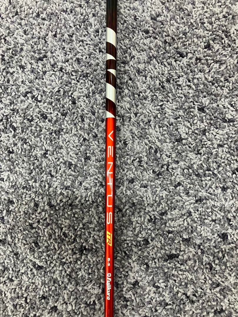 VENTUS TRレッドVELOCRE テーラーメイドスリーブ付き　1W用