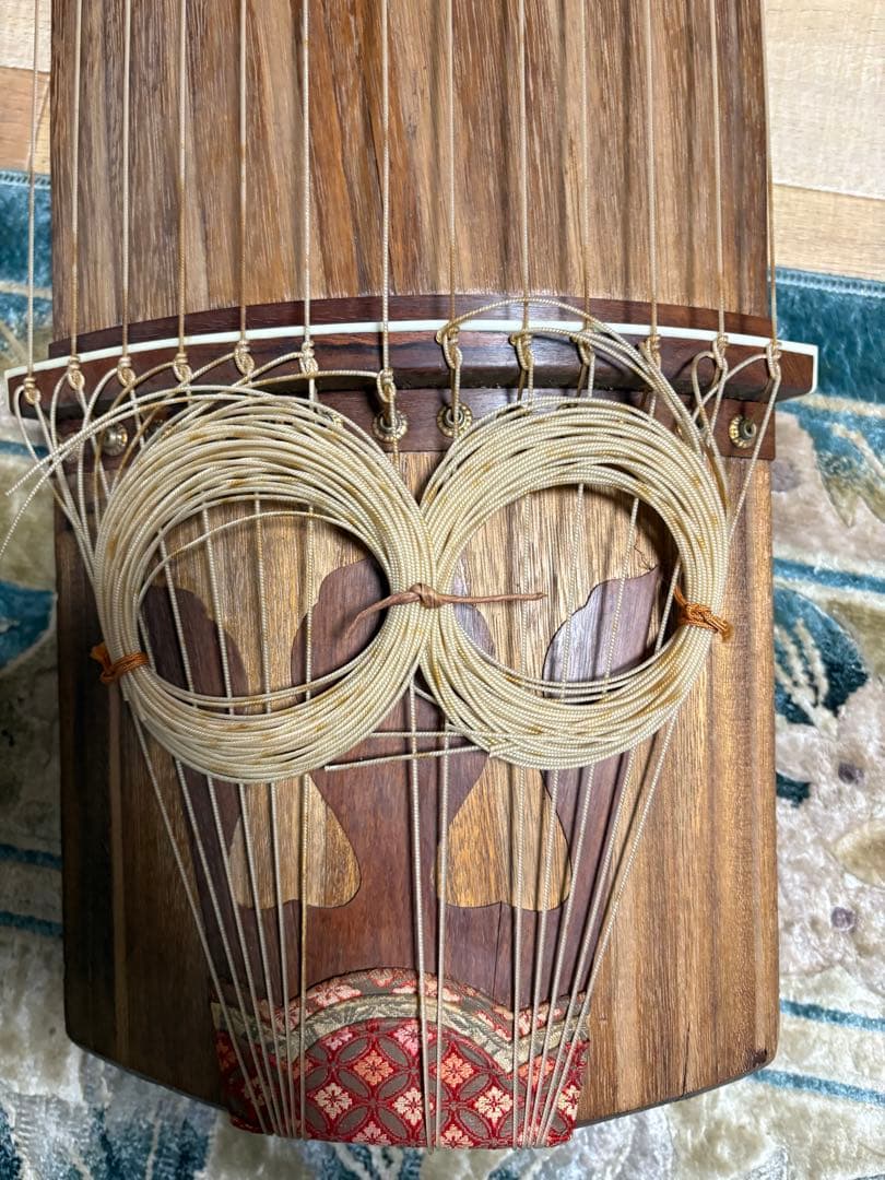 琴　13弦　引き取りお値引きします。