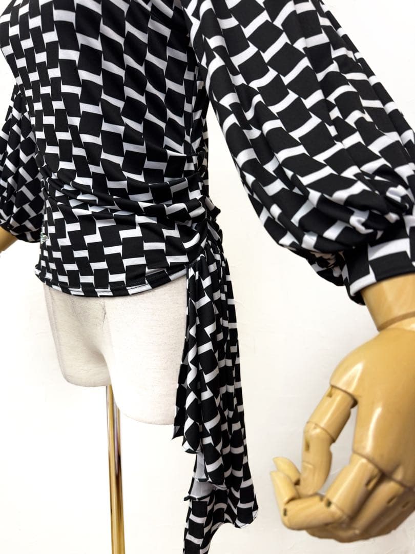 【幾何学】新品　社交ダンス モノクロ　バルーンスリーブトップスｒ413