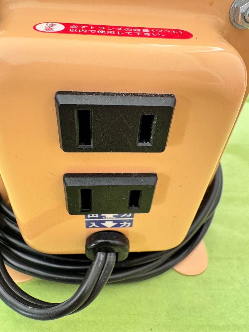 NDF-1500-U 変圧器（120V→100V）