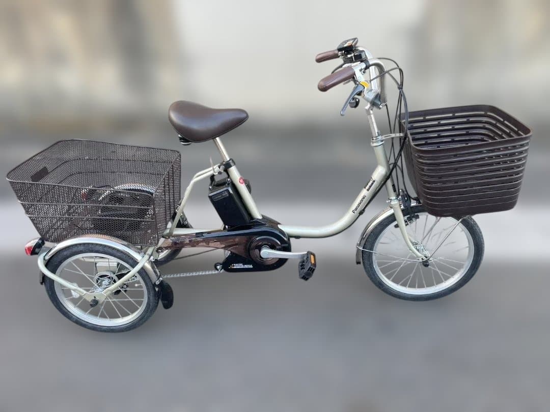 美品　パナソニック　3輪　電動アシスト自転車　内装3段変速　三輪　16Ah