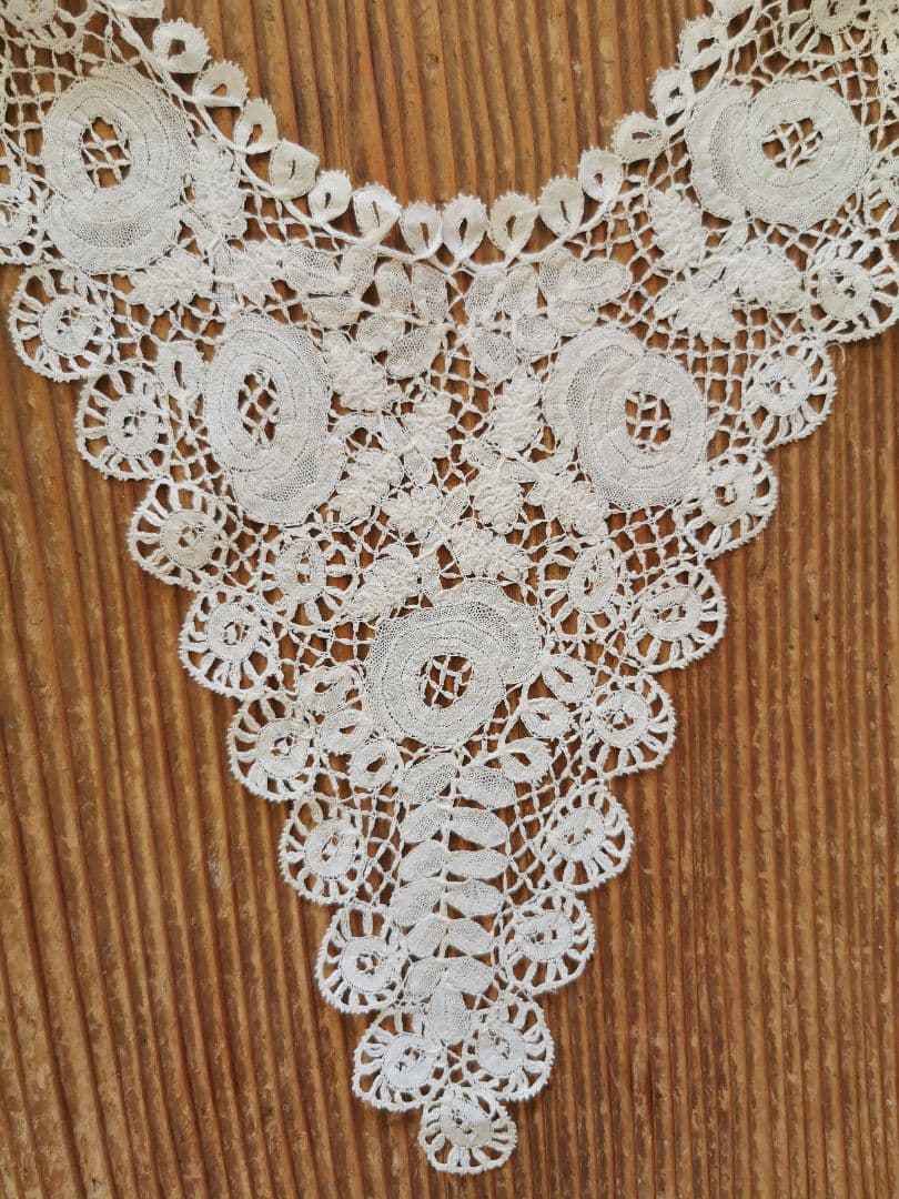 アンティーク ブリュッセル デュセスレース クラシックローズとリーフの付け襟