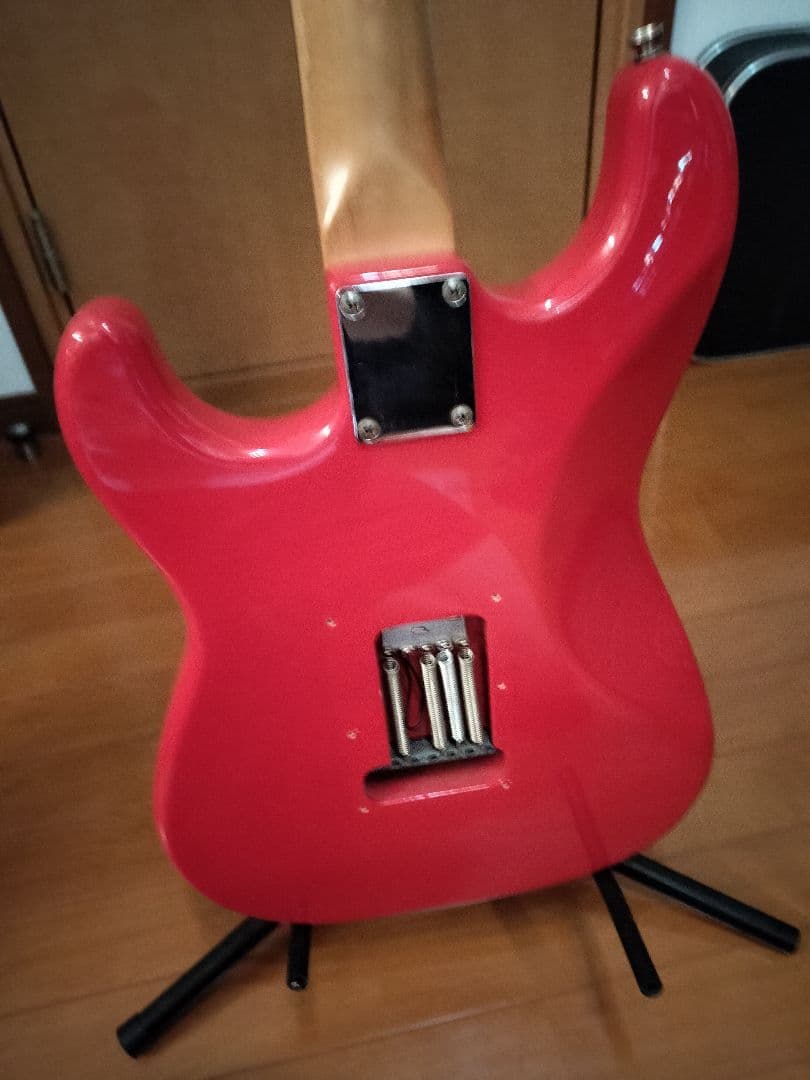 Squier ストラトキャスター　by fender スクワイア　エレキギター