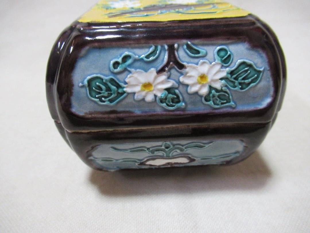 茶道具　清閑寺祥平造　交跡花笠四方角画　香合　共箱