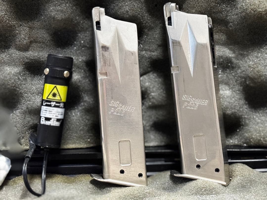 タナカ製 W.A. シグザウエルP226 ALLシルバーモデル DOSKOCIL