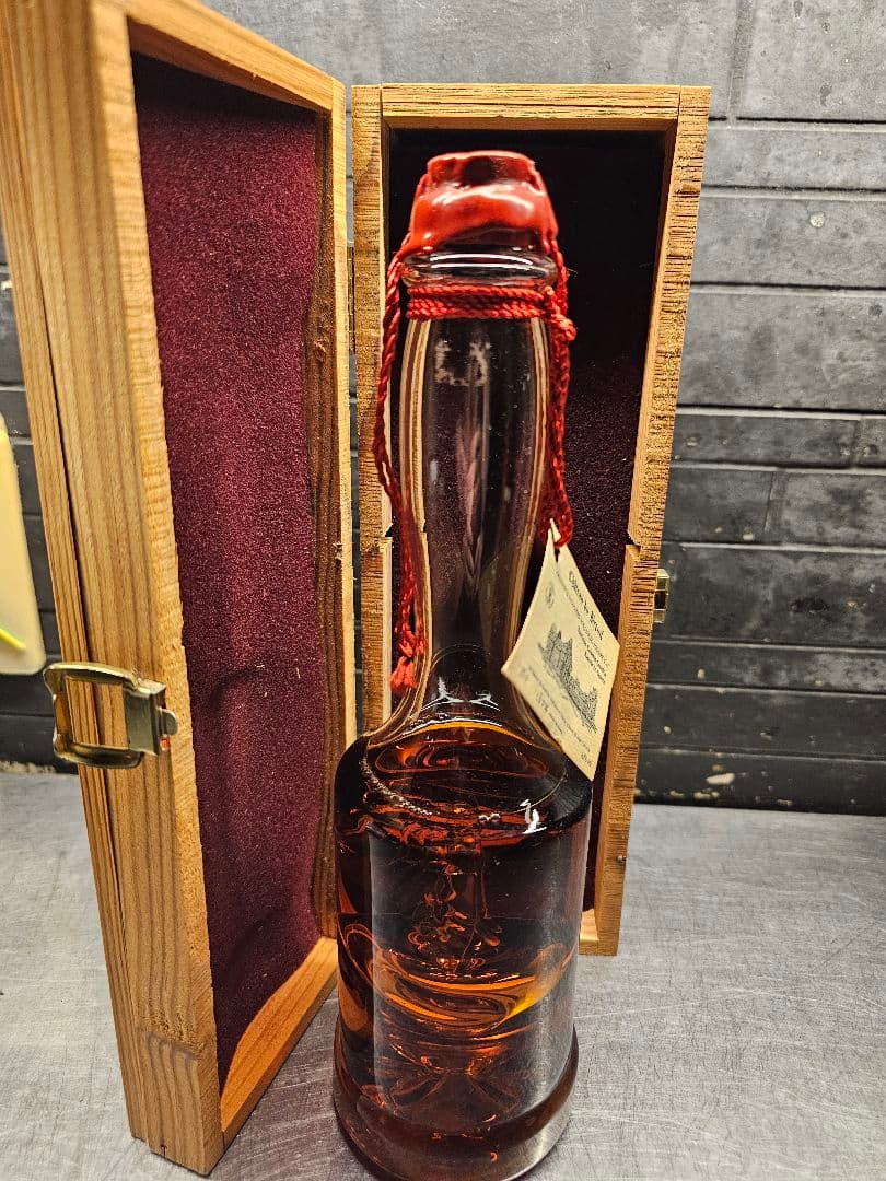 Chateau du Breuil 木製ケース付き　オールドボトル