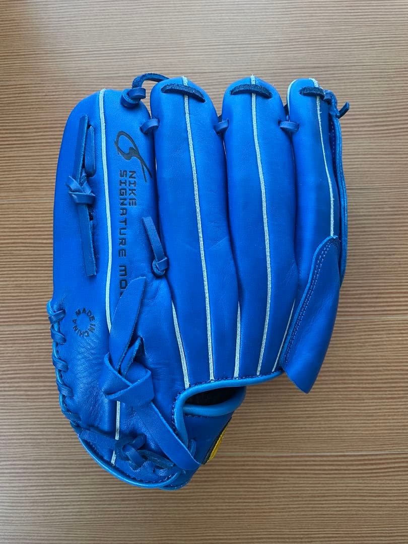 NIKE 軟式用グローブ　岩隈モデル