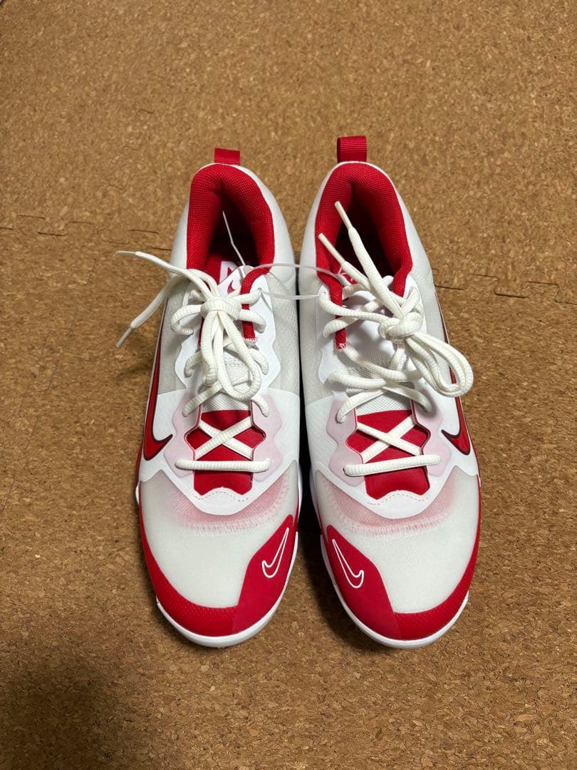 Nike スパイク　赤色