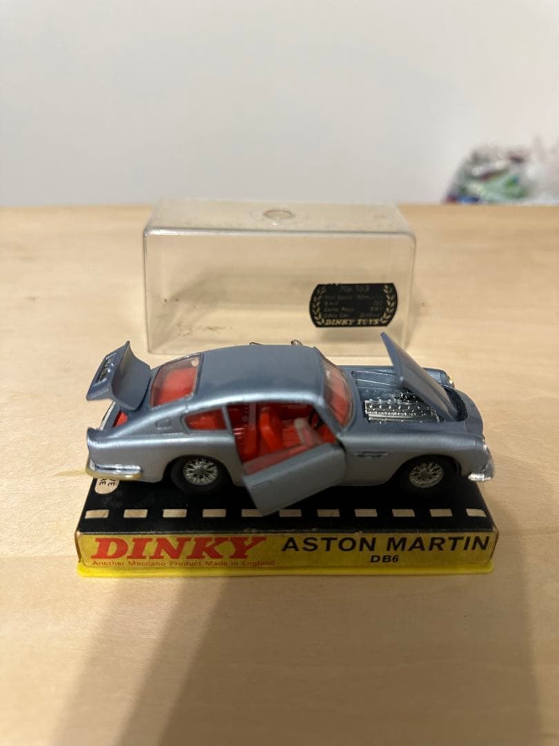 ミニカー Aston Martin DB6 Dinky 153