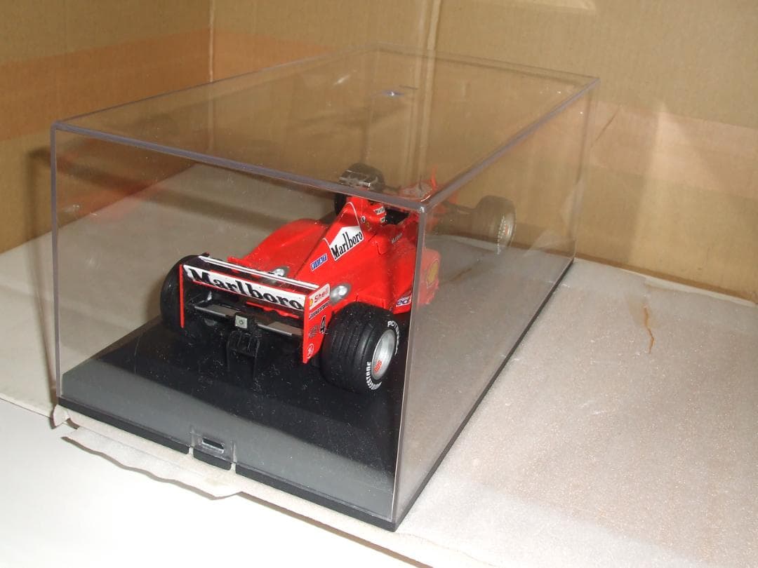 フェラーリ　F３９９　アーバイン　マルボロ仕様　箱なし　マテル　１／１８