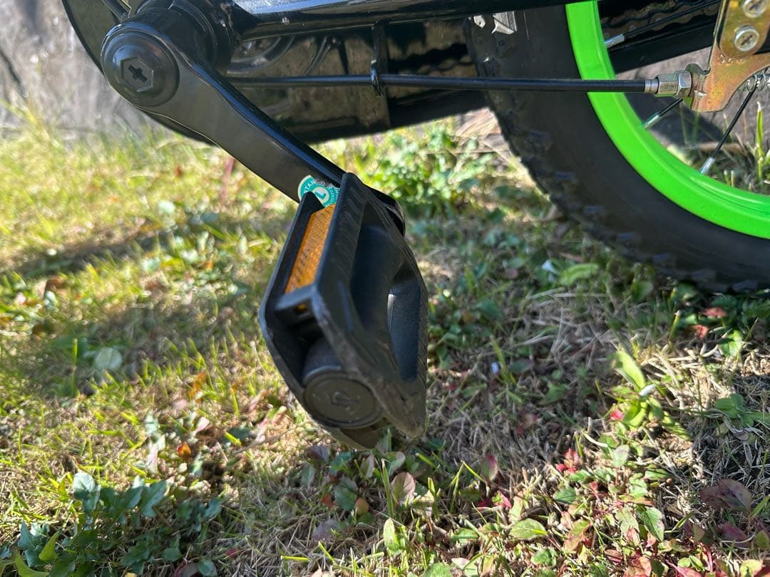 子供用　自転車16インチ　緑　黒　トイザらス