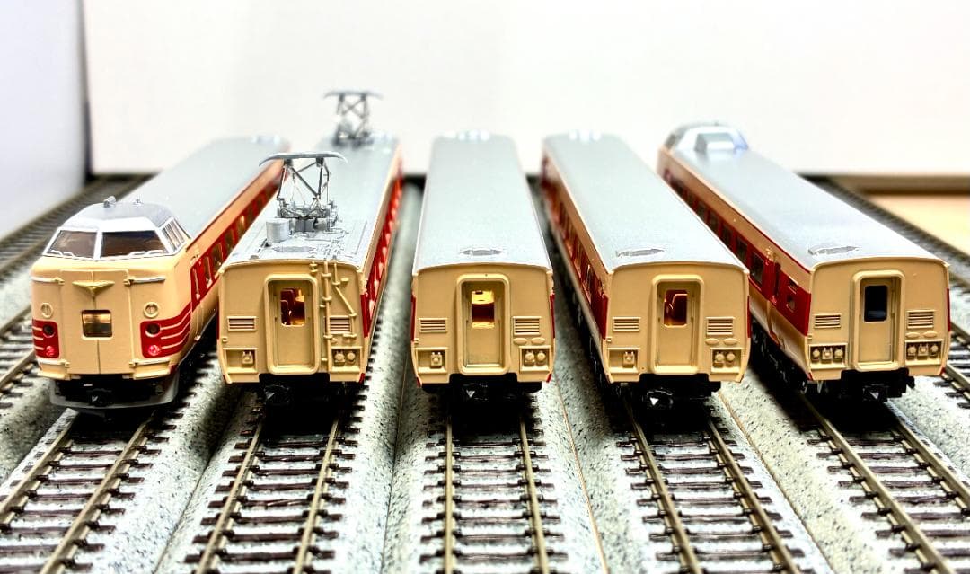 ＊絶版 希少品＊『国鉄381系振子電車9両フル編成』室内灯・TNカプラー装備編成