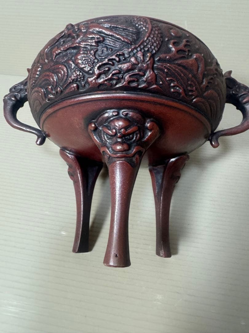 2137 吉秀 銘 獅子摘蓋 龍文 竜地紋 鋳銅 三つ足　香炉