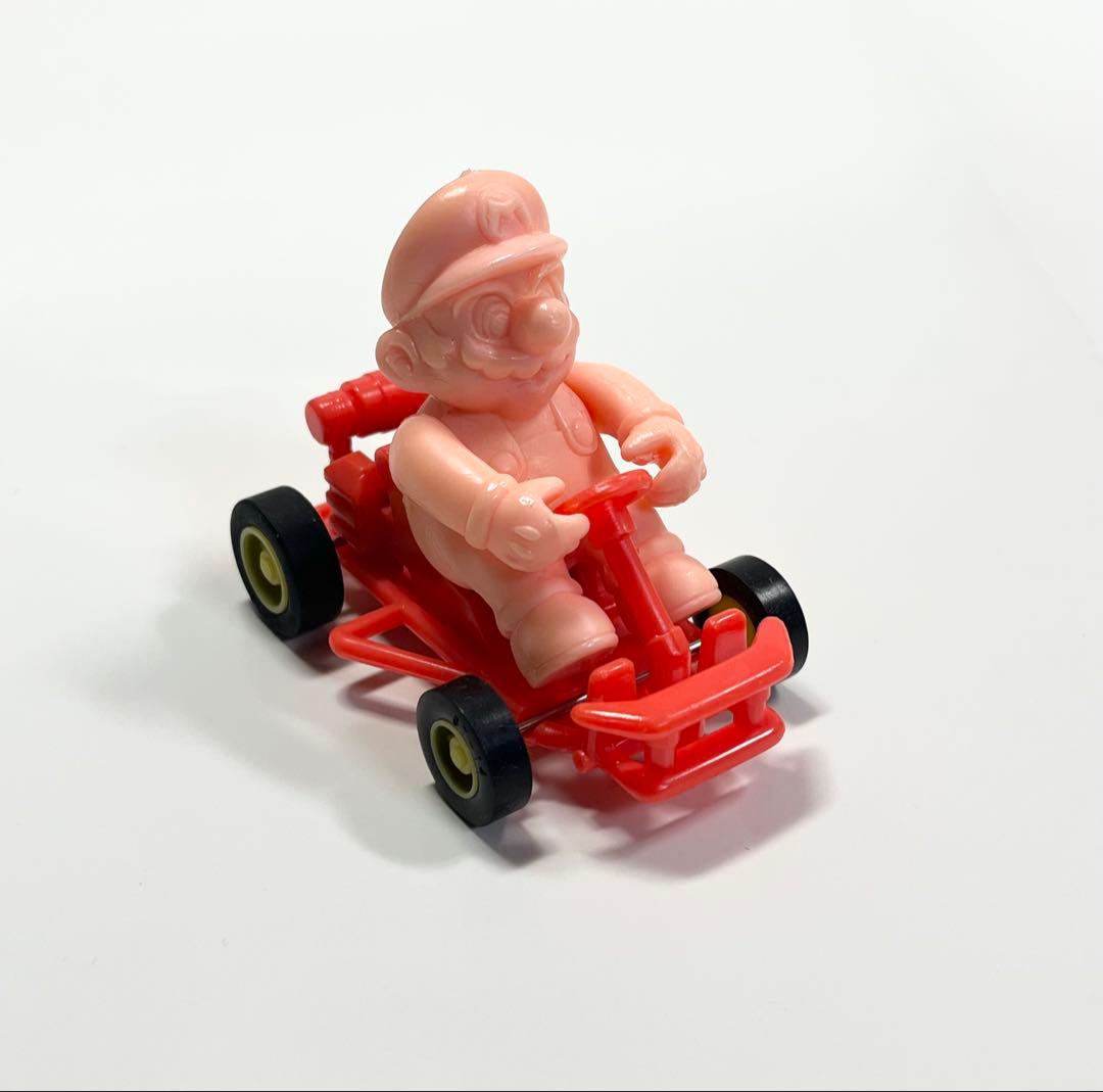 マリオカート　フィギュア　塩ビ　プルバック　マリオ　レトロ