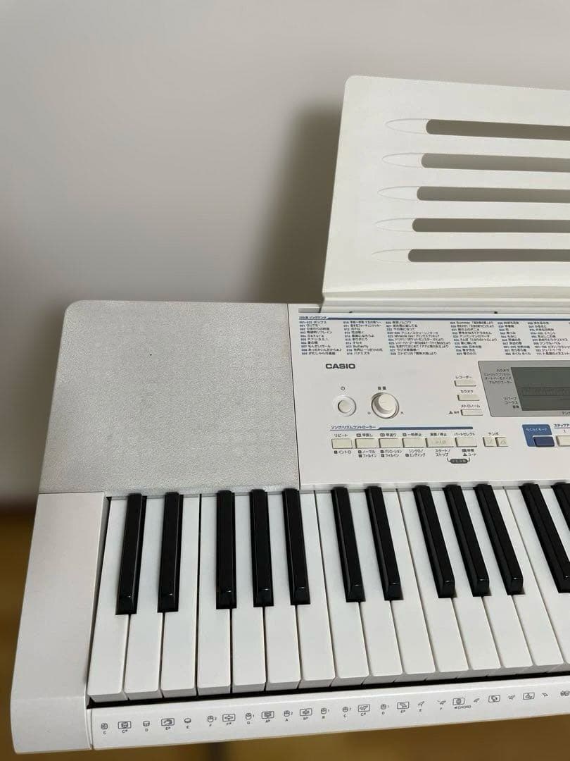 CASIOカシオ 光ナビゲーションキーボード 61鍵 LK-222 スタンド付