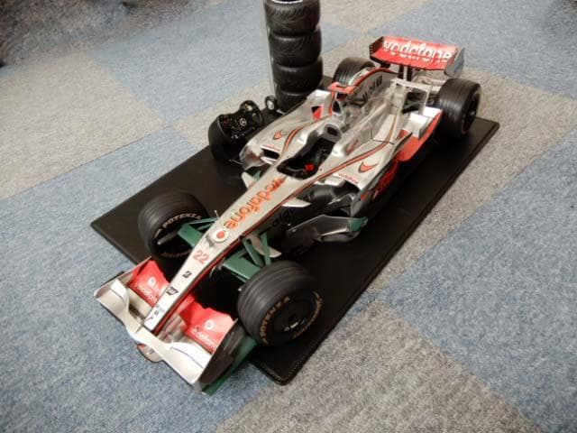 デアゴスティーニ 1/8 週刊 マクラーレン MP4-23 ボーダフォン