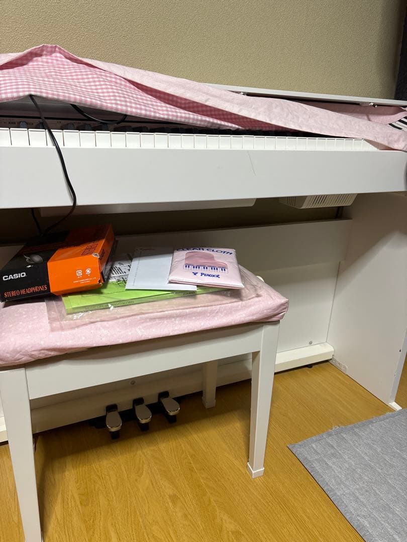 取りに来てくれる方希望。CASIO 電子ピアノ 61鍵 ホワイト