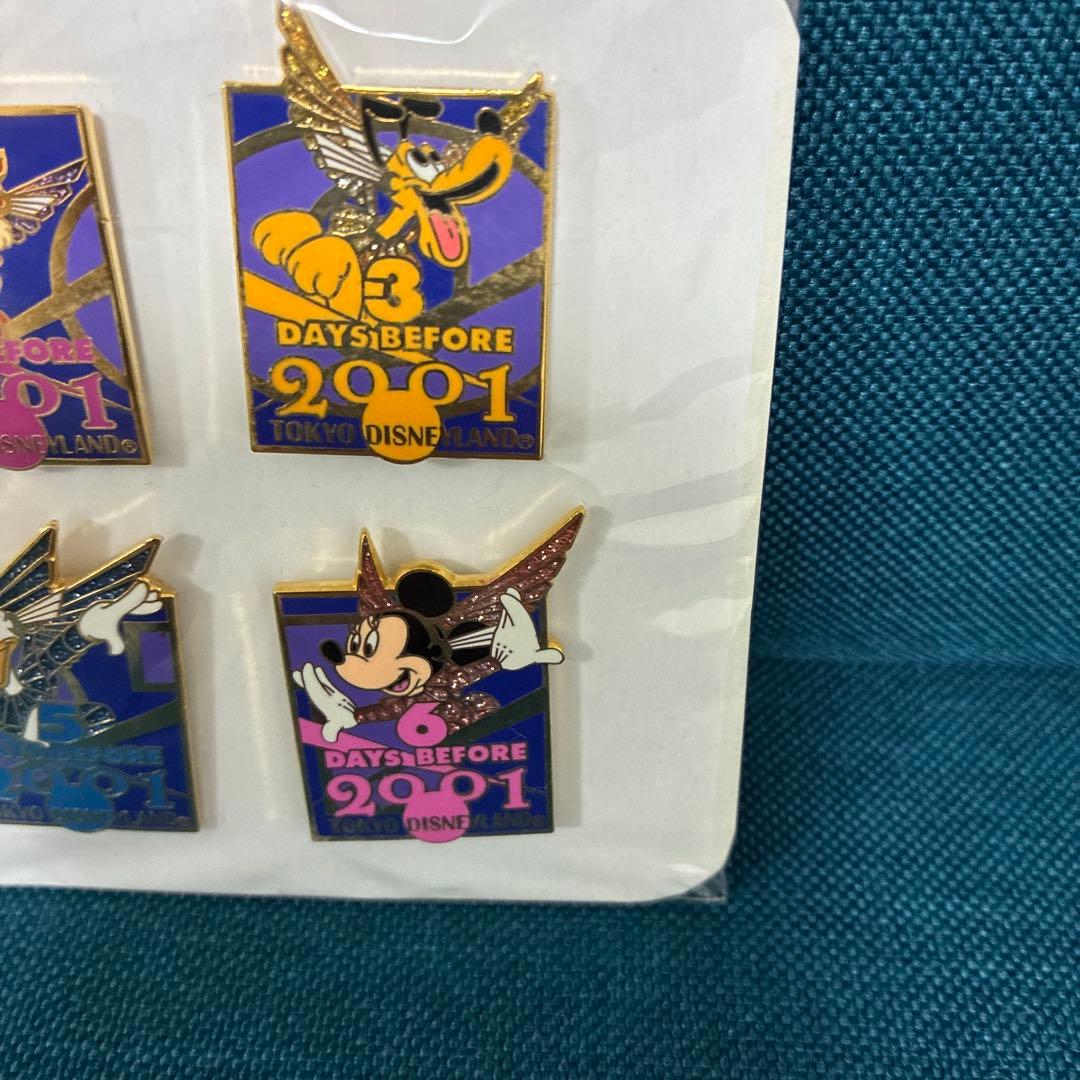レア非売品　2001年カウントダウン東京ディズニーランドピンバッジ全種類セット