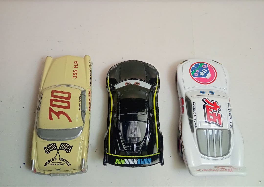 トミカディズニーカーズ3台