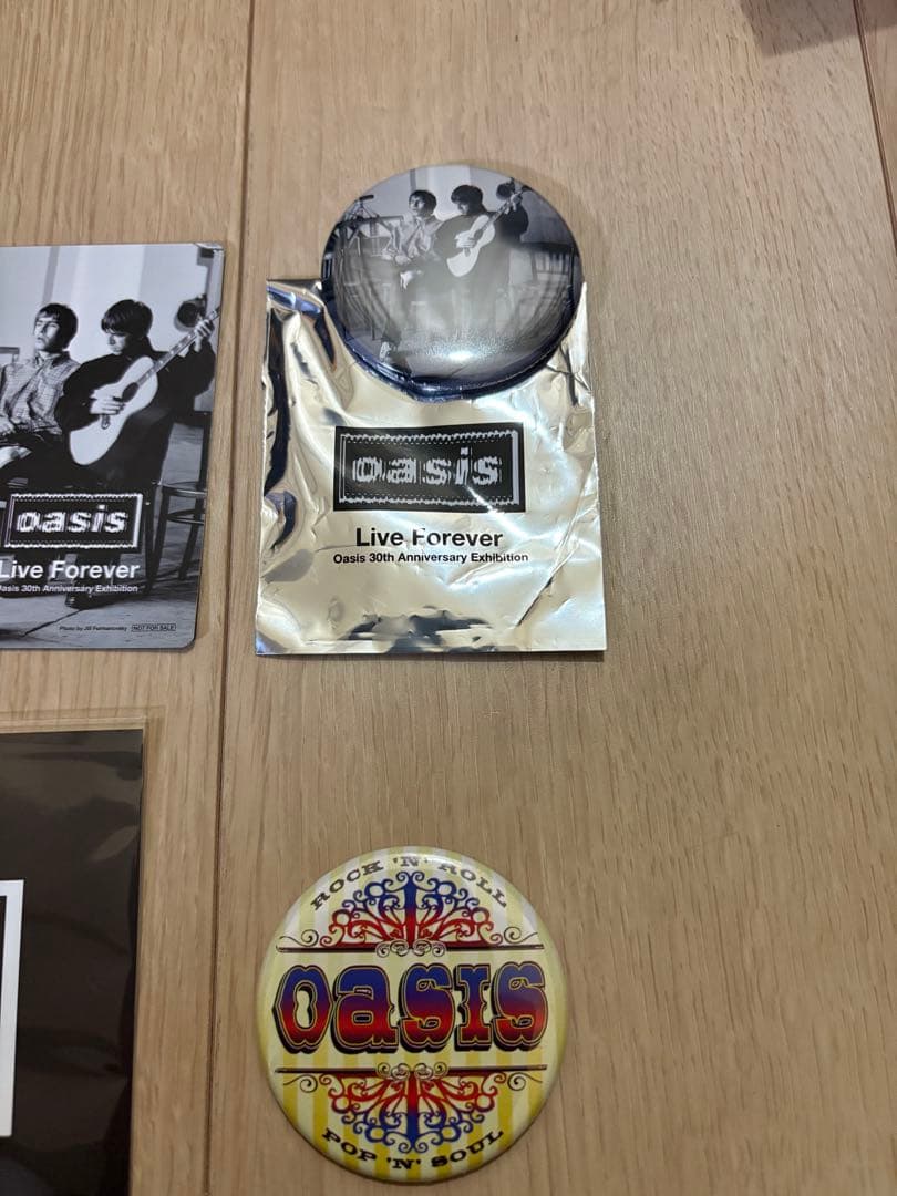 Oasis 30周年記念展セット　ポストカード、ランダムステッカー等