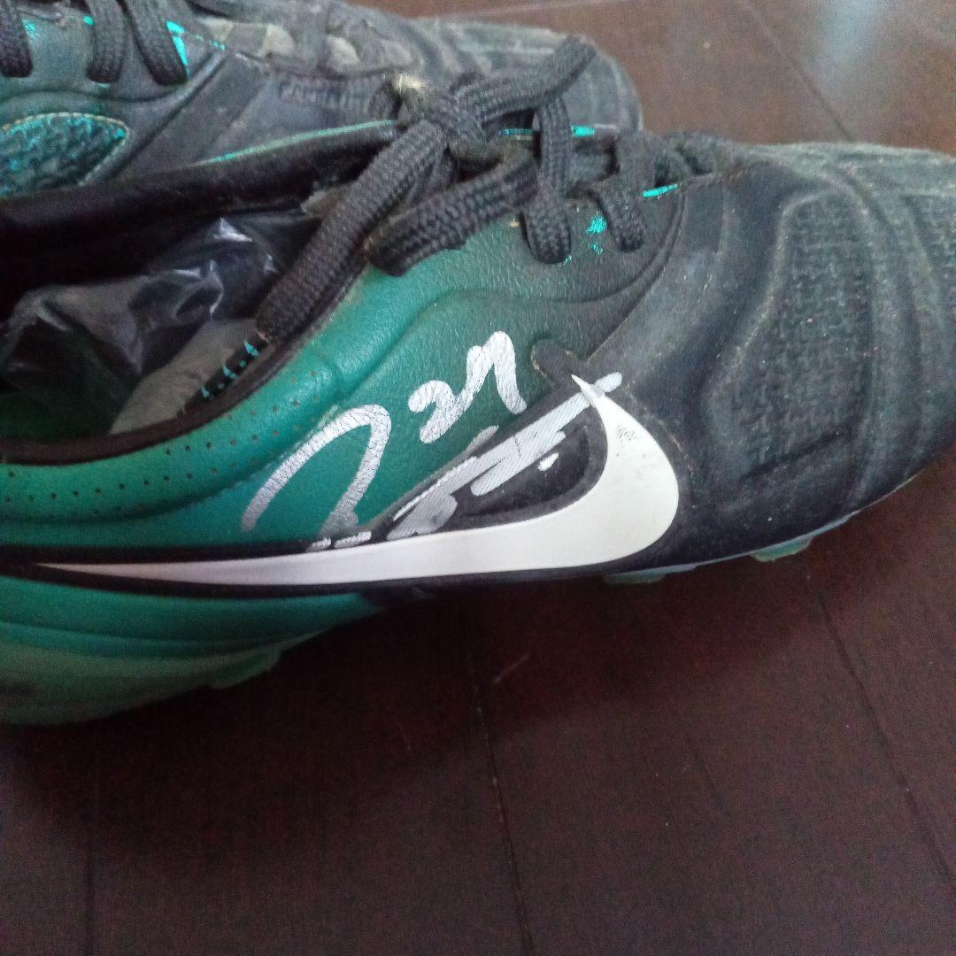 丁東浩選手実使用・直筆サイン入りスパイク　U-23韓国代表時代