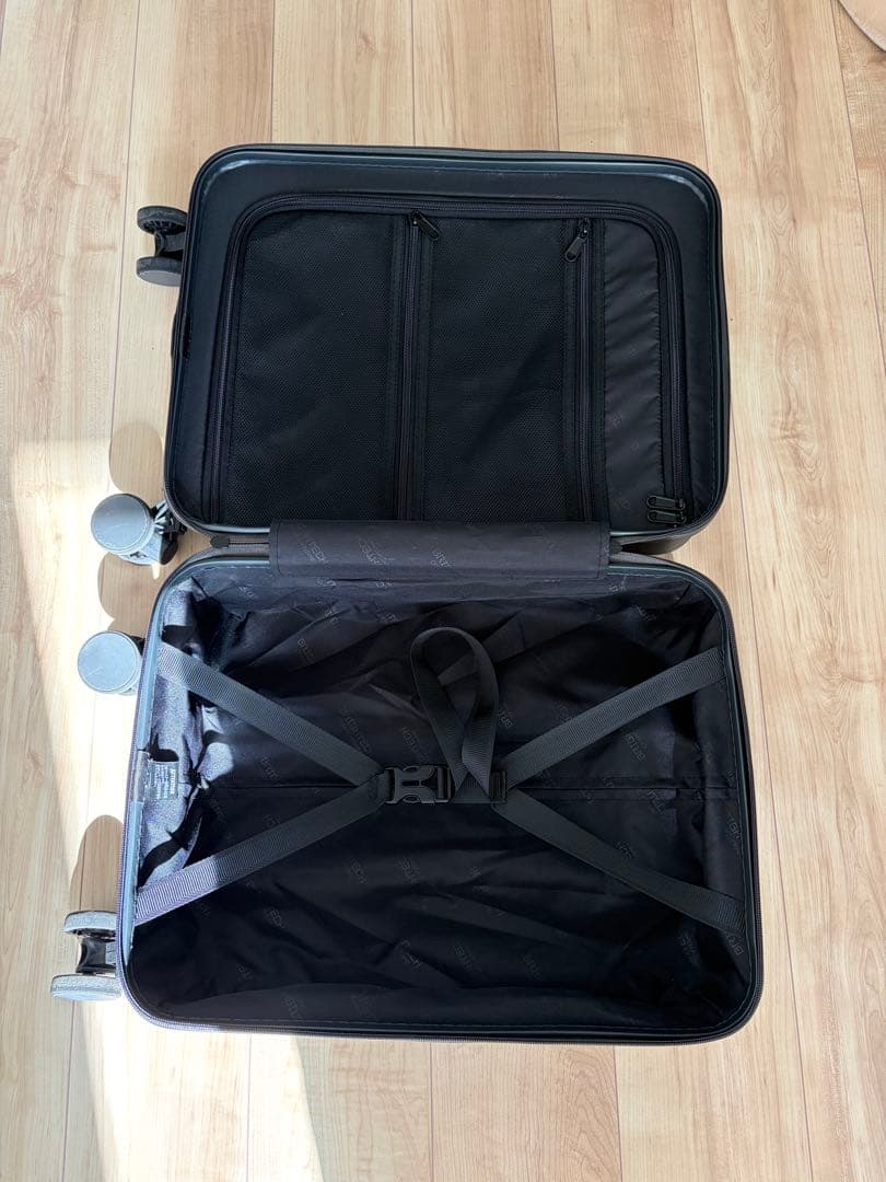 スーツケース(ブラック):Sサイズ機内持込可