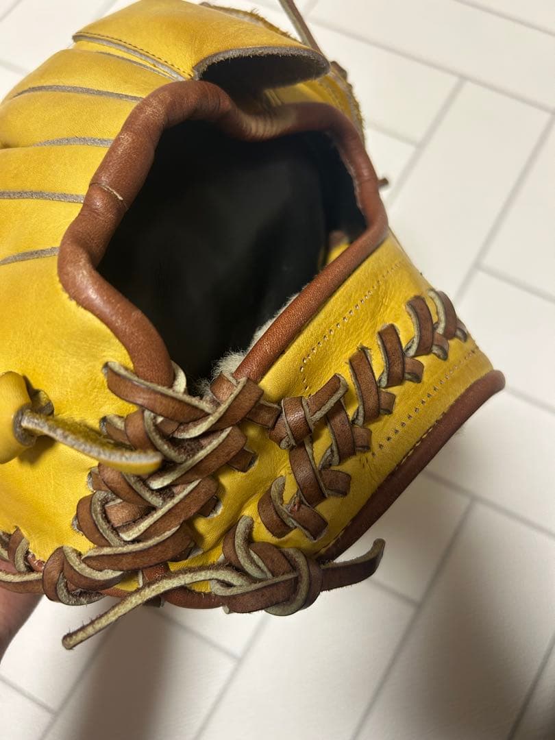 希少！adidas 投手用グローブ