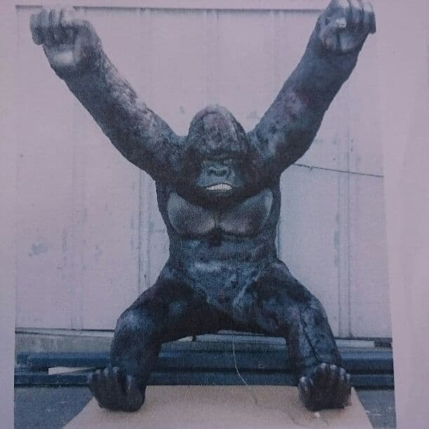 ゴリラの人形